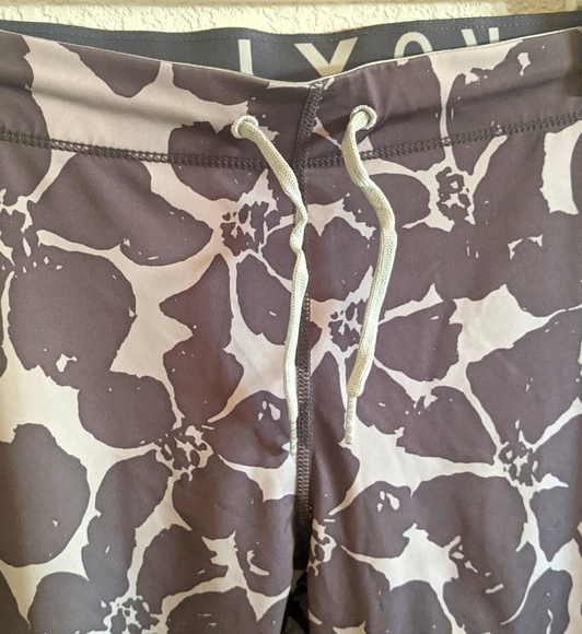 Roxy performance capri leggings - Picture 3 of 5